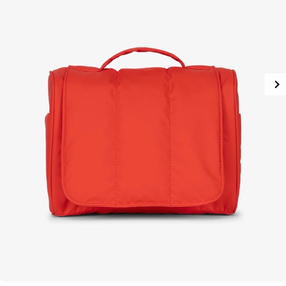 Luka Hanging Toiletry Bag in Tomato